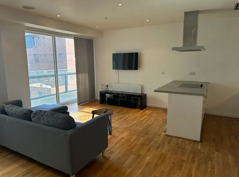 Brayford Waterfront // 2 Bed & 2 Bath // JULY 2026 - Image 5
